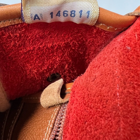 Dooney & Bourke Vintage Equestrian Bag in Red Leather - Picture 13 of 16